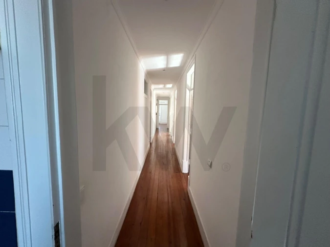 Apartamento T4 para Venda em Campolide Foto 10