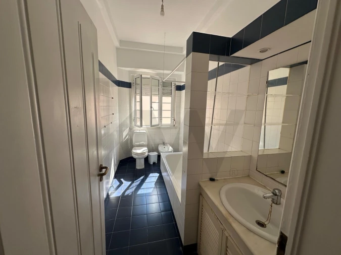 Apartamento T4 para Venda em Campolide Foto 7
