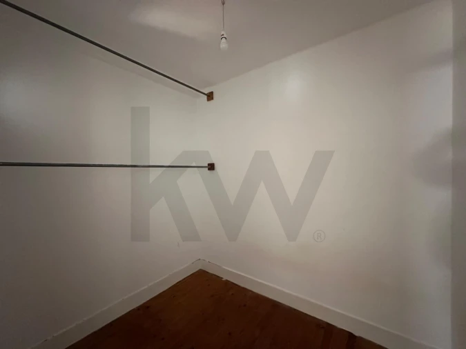 Apartamento T4 para Venda em Campolide Foto 6