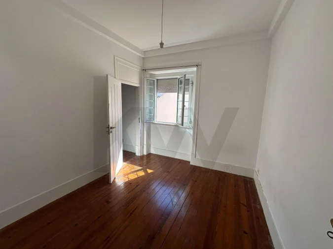 Apartamento T4 para Venda em Campolide Foto 4