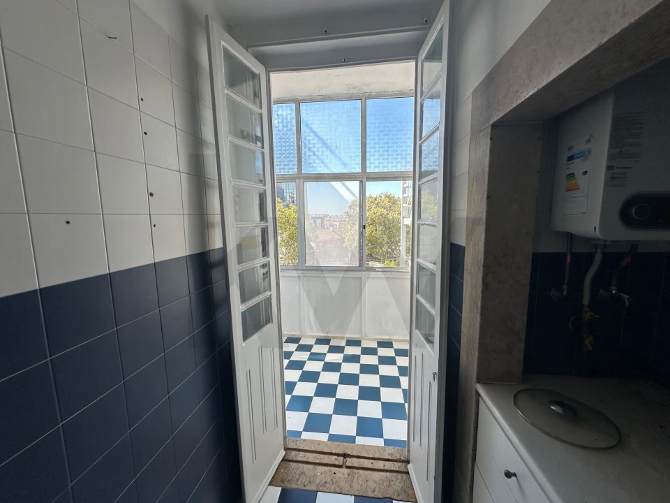 Apartamento T4 para Venda em Campolide Foto 17