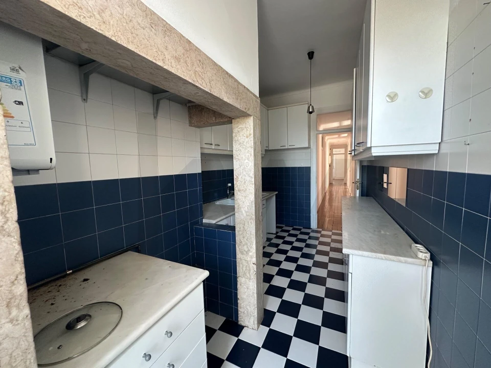Apartamento T4 para Venda em Campolide Foto 12
