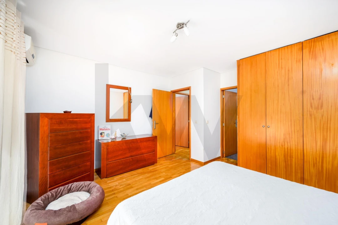 Apartamento T2 para Venda em Ramalde Foto 12