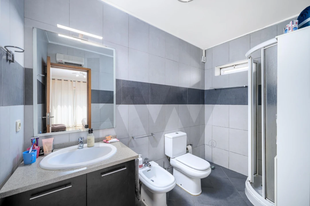 Apartamento T2 para Venda em Ramalde Foto 13