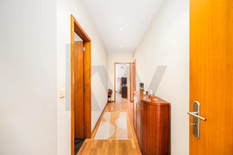 Apartamento T2 para Venda em Ramalde Foto 15