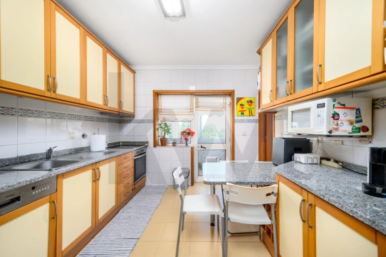 Apartamento T2 para Venda em Ramalde Foto 5