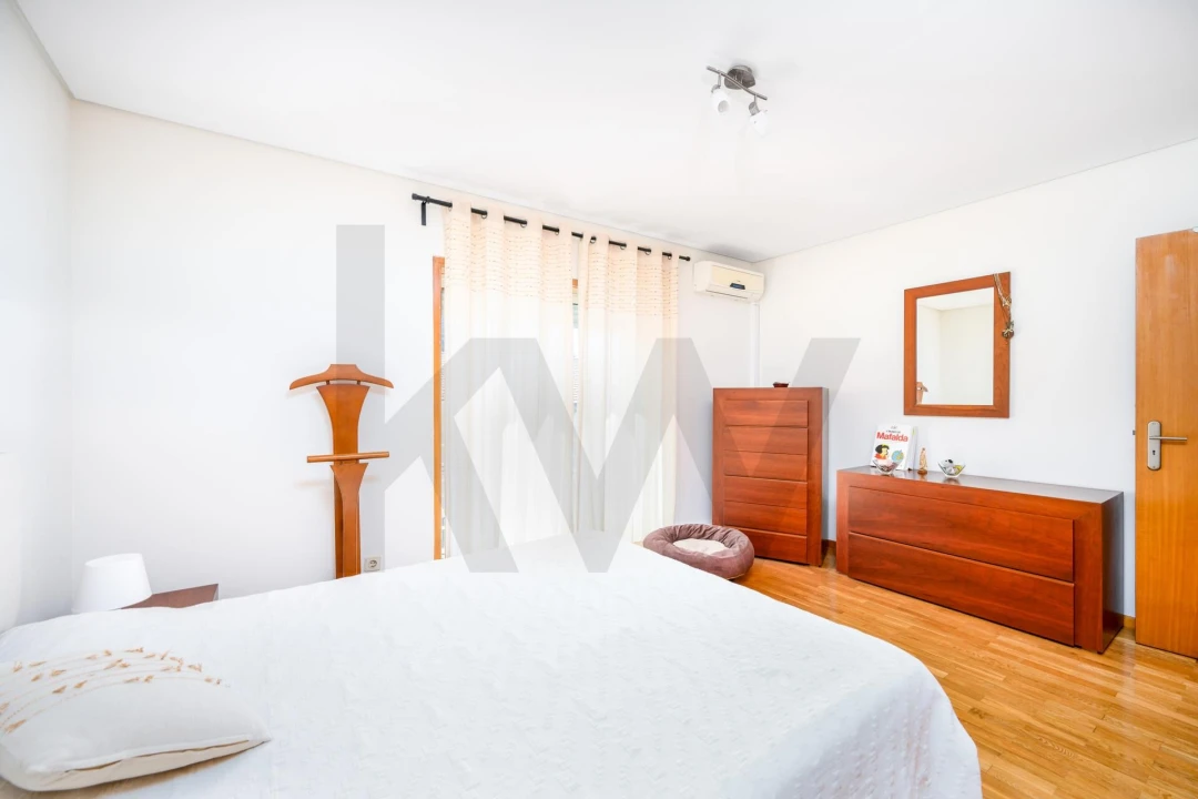 Apartamento T2 para Venda em Ramalde Foto 11