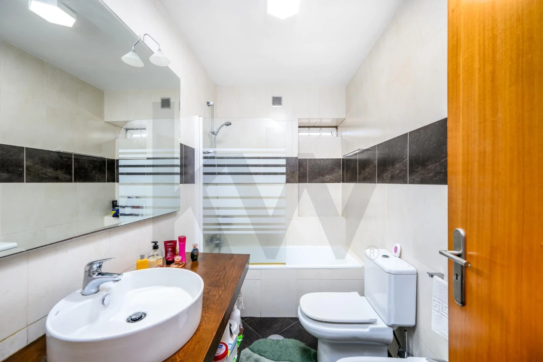 Apartamento T2 para Venda em Ramalde Foto 14