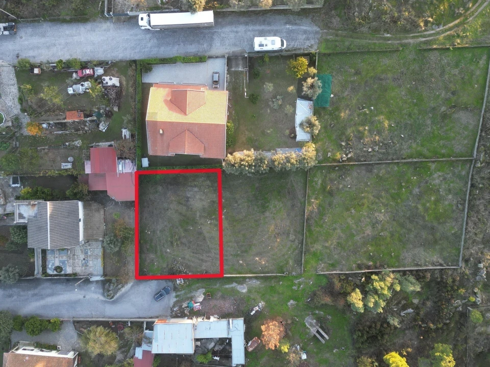 Terreno para Venda em Tavares (Chãs, Várzea e Travanca) Foto 1