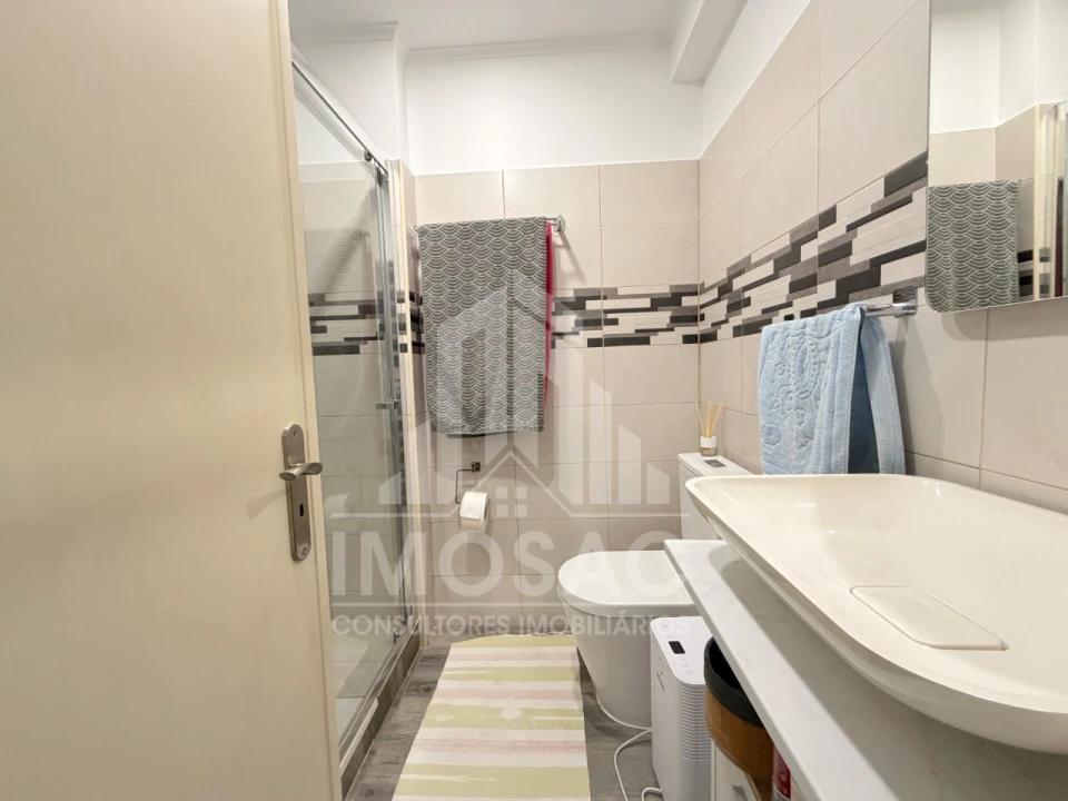 Apartamento T2 para Venda em Loures Foto 5