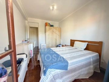 Apartamento T2 para Venda em Loures