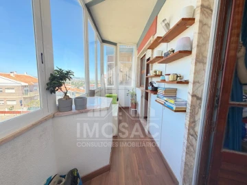 Apartamento T2 para Venda em Loures