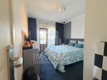 Apartamento T2 para Venda em Loures