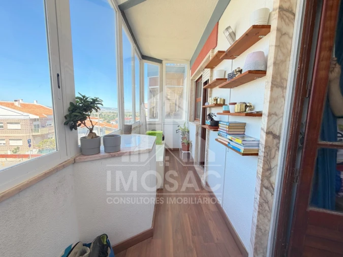 Apartamento T2 para Venda em Loures Foto 6