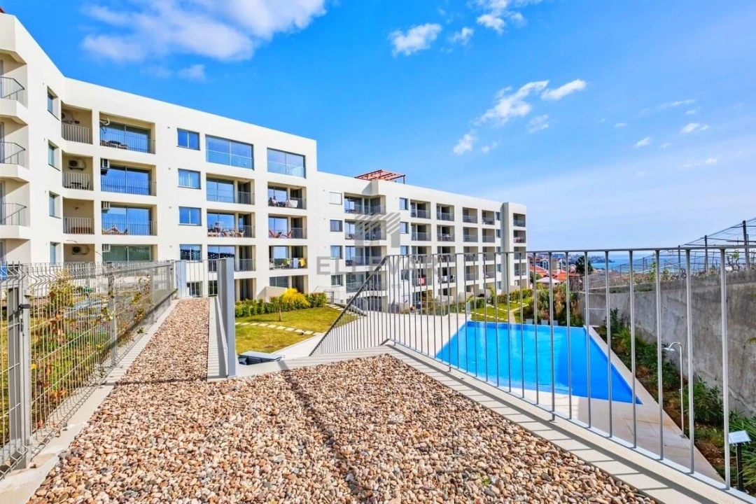 Apartamento T1 para Venda em Camara de Lobos Foto 8