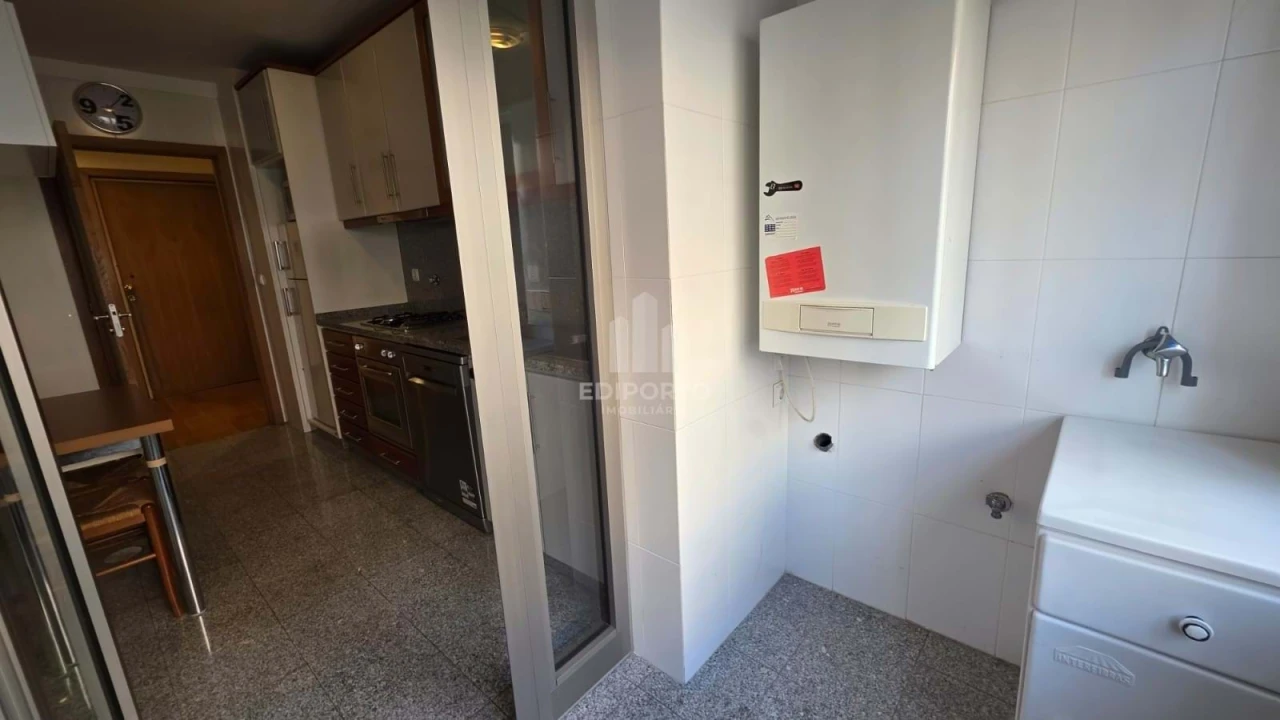 Apartamento T1 para Arrendamento em Canidelo Foto 19