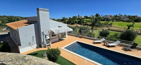 Moradia T3 para Venda em Estômbar e Parchal