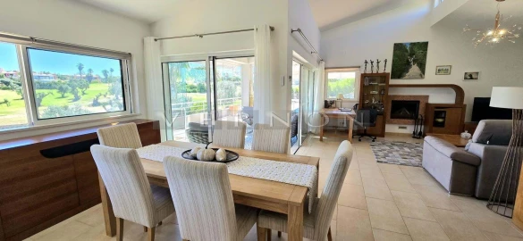 Moradia T3 para Venda em Estômbar e Parchal
