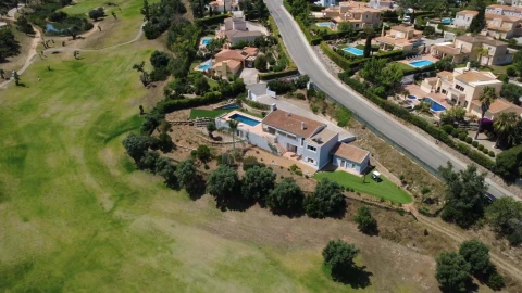 Moradia T3 para Venda em Estômbar e Parchal
