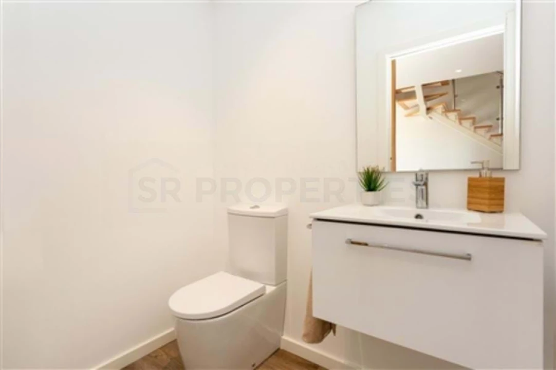 Moradia T3 para Venda em Guia Foto 32