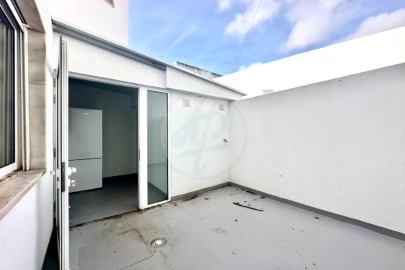 Negócio para Venda em Lagos (São Sebastião e Santa Maria)