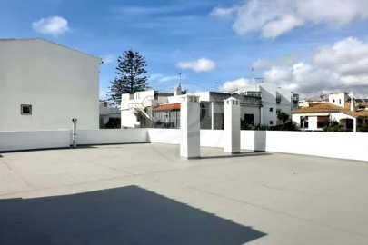 Negócio para Venda em Lagos (São Sebastião e Santa Maria)