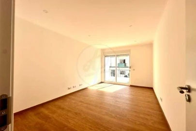 Negócio para Venda em Lagos (São Sebastião e Santa Maria)