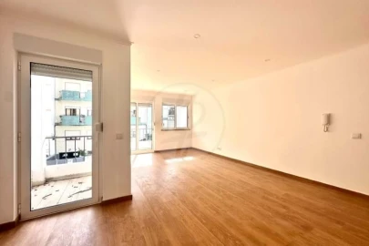 Negócio para Venda em Lagos (São Sebastião e Santa Maria)