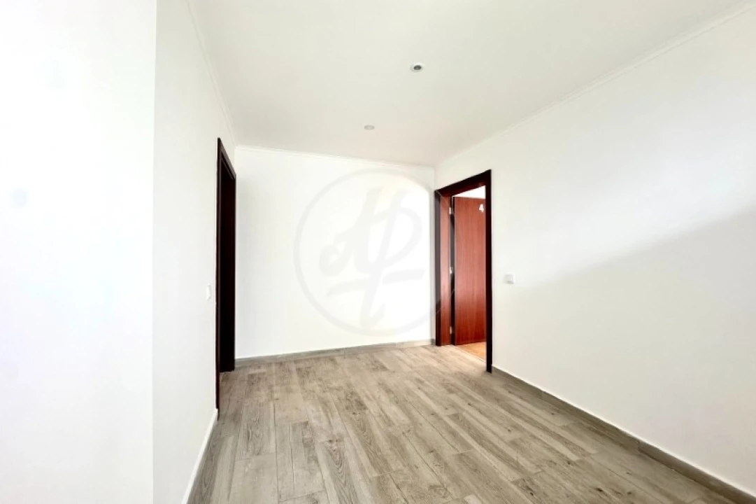Negócio para Venda em Lagos (São Sebastião e Santa Maria) Foto 48
