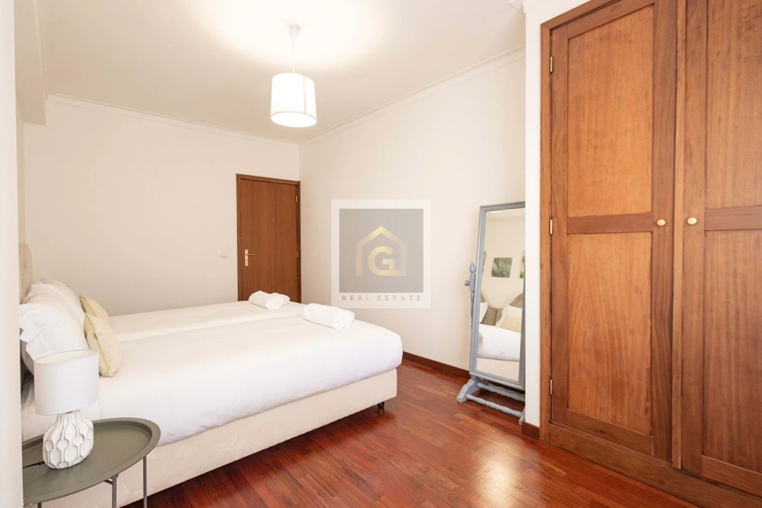 Apartamento T3 para Arrendamento férias em Braga (São José de São Lázaro e São João do Souto) Foto 7