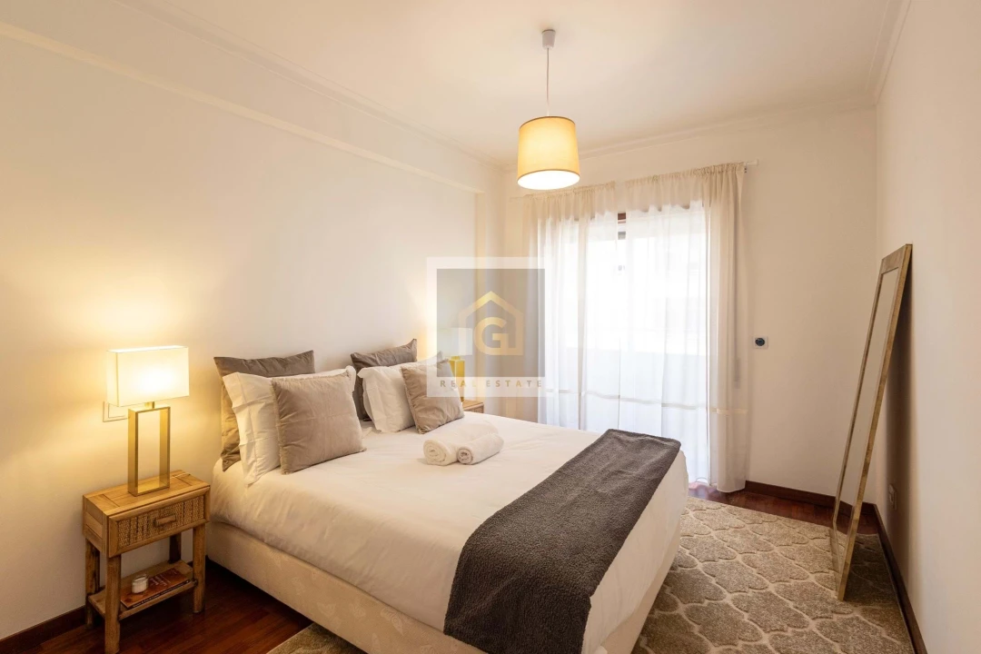 Apartamento T3 para Arrendamento férias em Braga (São José de São Lázaro e São João do Souto) Foto 1