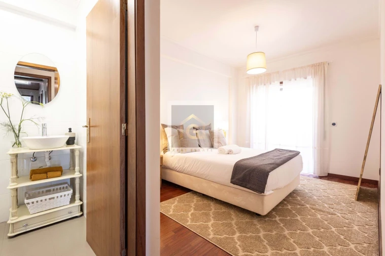 Apartamento T3 para Arrendamento férias em Braga (São José de São Lázaro e São João do Souto) Foto 2