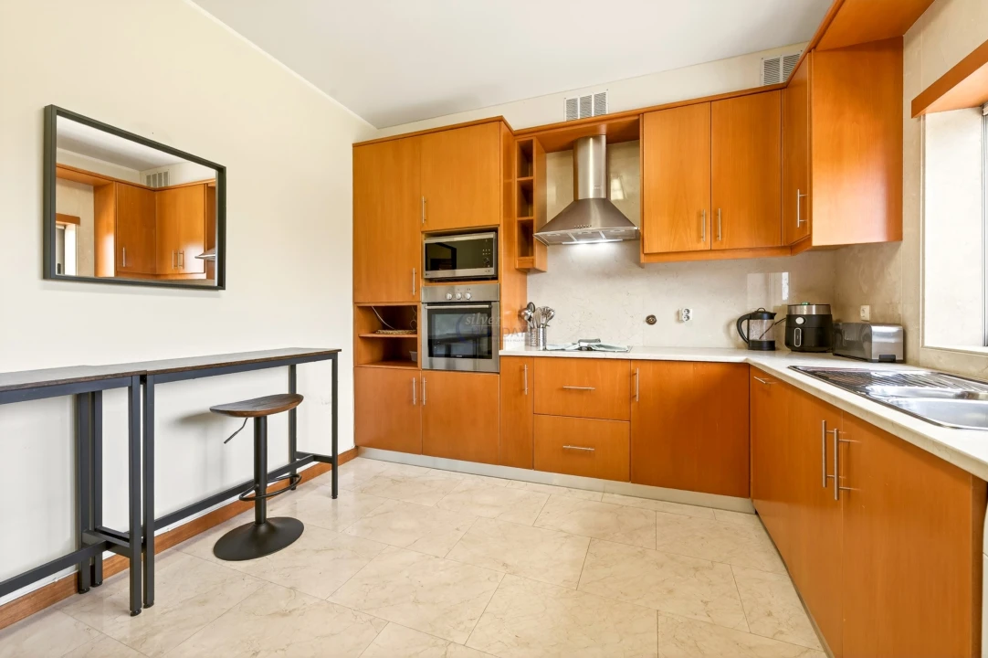 Apartamento T3 para Arrendamento férias em Quarteira Foto 3