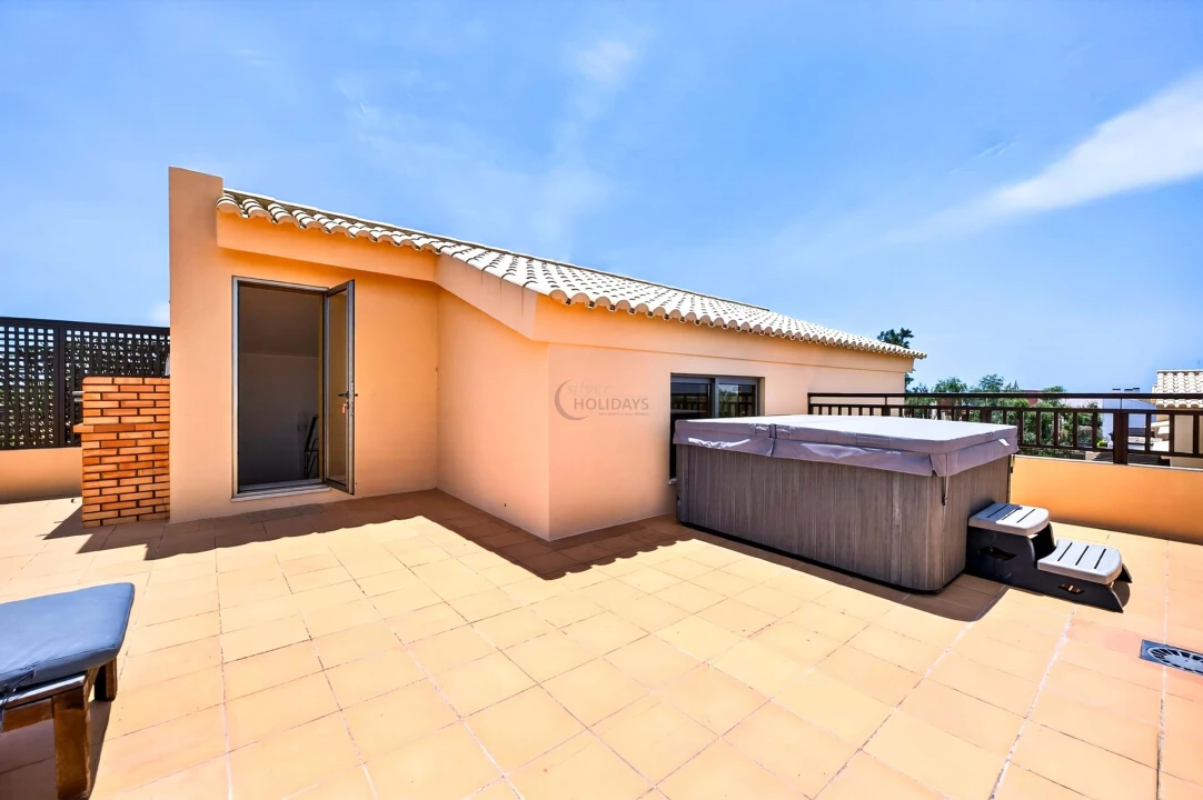 Apartamento T3 para Arrendamento férias em Quarteira Foto 29
