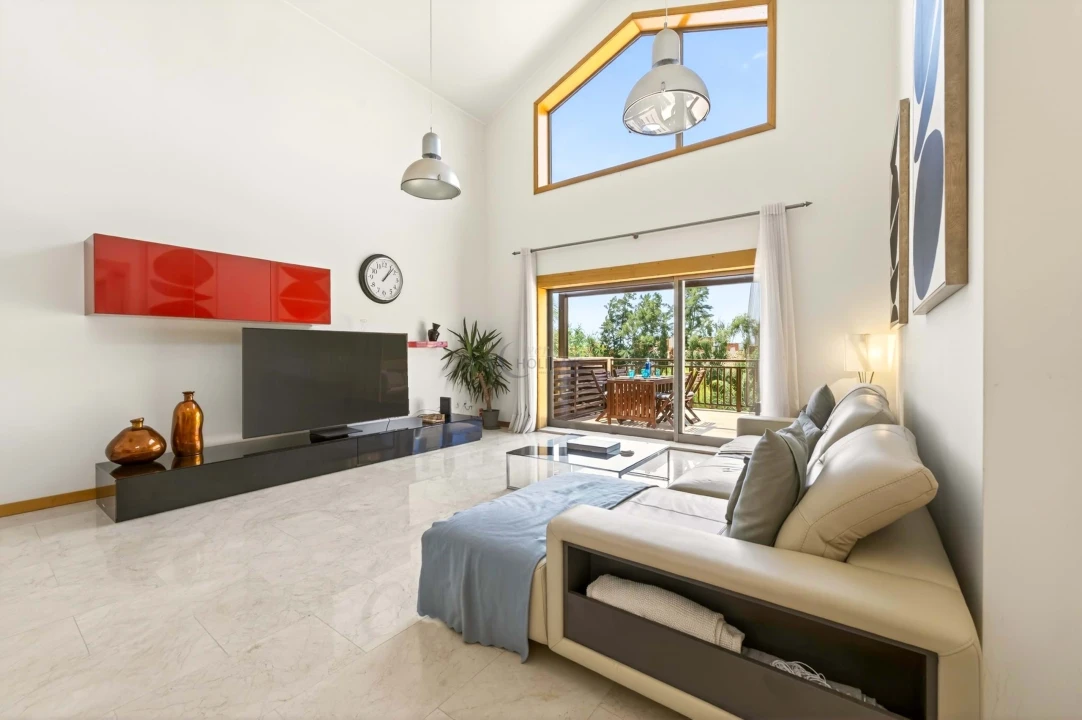 Apartamento T3 para Arrendamento férias em Quarteira Foto 7