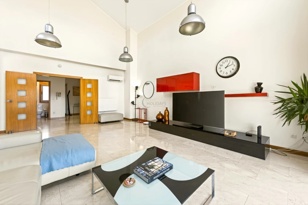 Apartamento T3 para Arrendamento férias em Quarteira Foto 8