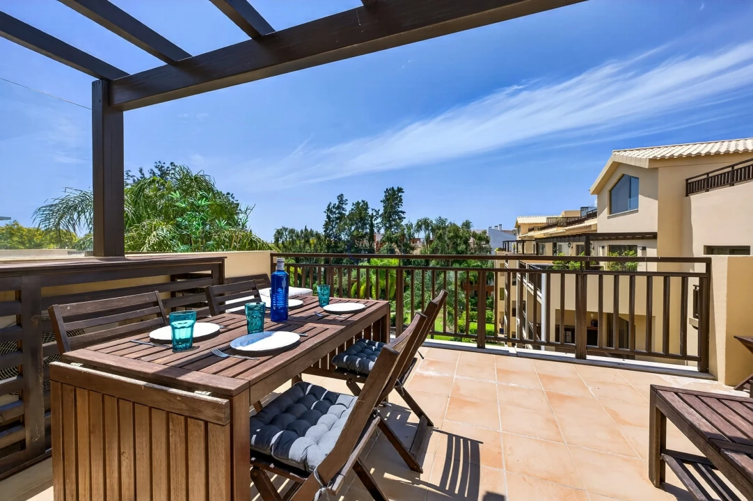 Apartamento T3 para Arrendamento férias em Quarteira Foto 11