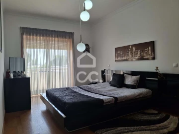 Apartamento T3 para Venda em Cristelos, Boim e Ordem