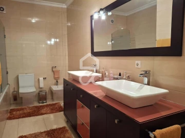 Apartamento T3 para Venda em Cristelos, Boim e Ordem
