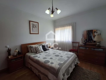 Apartamento T3 para Venda em Cristelos, Boim e Ordem