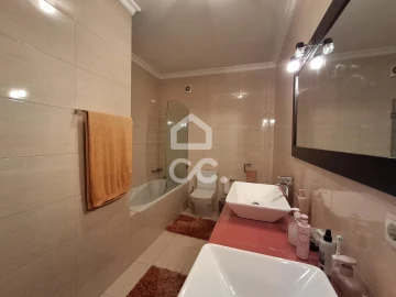 Apartamento T3 para Venda em Cristelos, Boim e Ordem