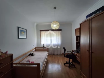 Apartamento T3 para Venda em Cristelos, Boim e Ordem