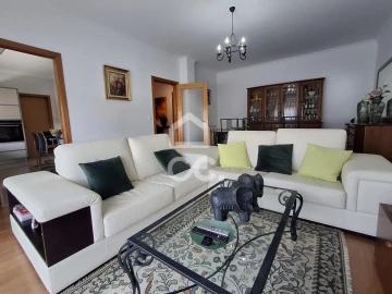 Apartamento T3 para Venda em Cristelos, Boim e Ordem