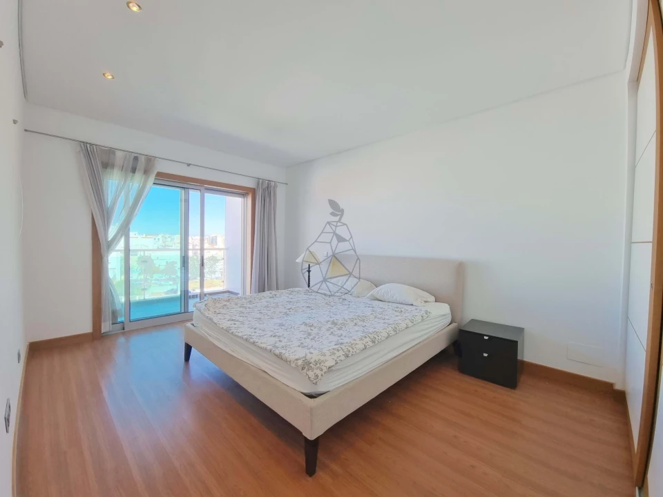 Apartamento T3 para Arrendamento em Portimão Foto 15