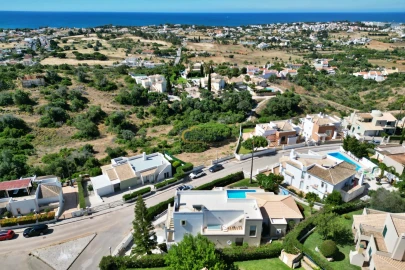 Moradia T4 para Venda em Albufeira e Olhos de Água