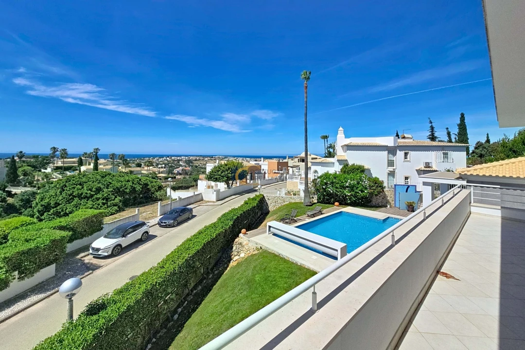 Moradia T4 para Venda em Albufeira e Olhos de Água Foto 23