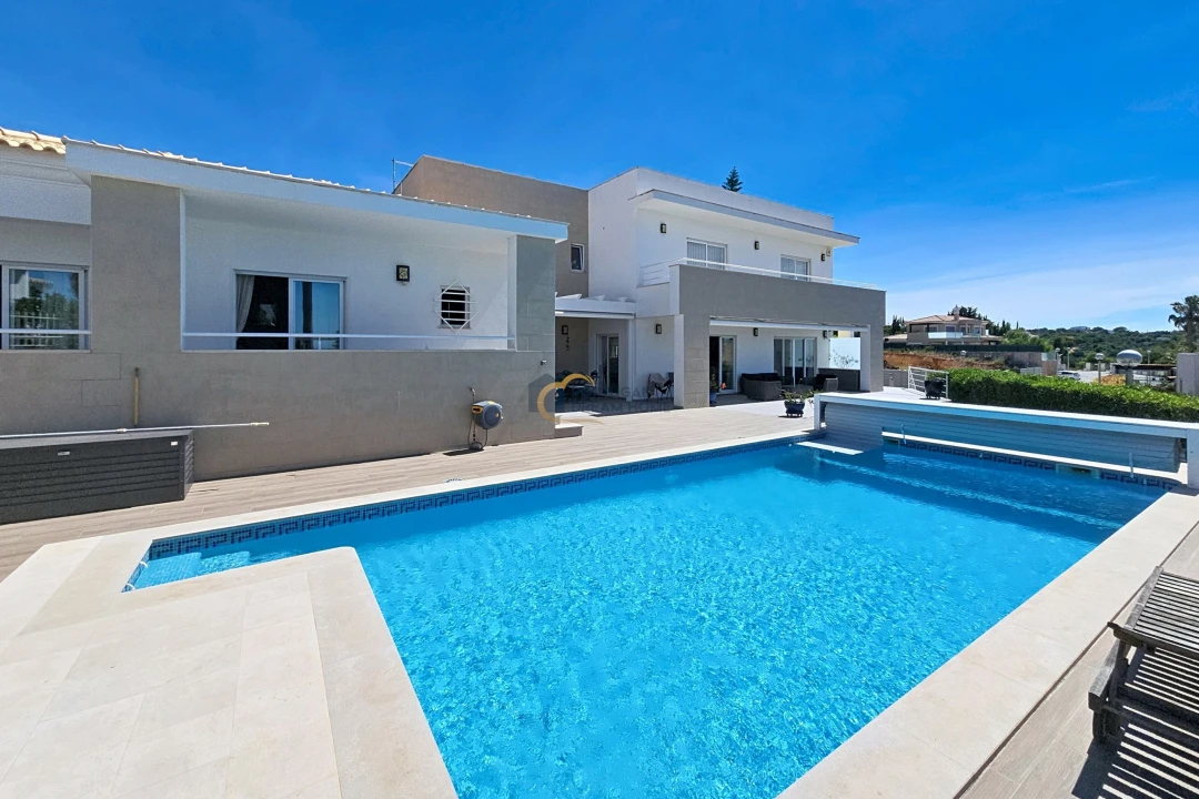 Moradia T4 para Venda em Albufeira e Olhos de Água Foto 4