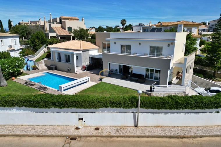Moradia T4 para Venda em Albufeira e Olhos de Água Foto 34