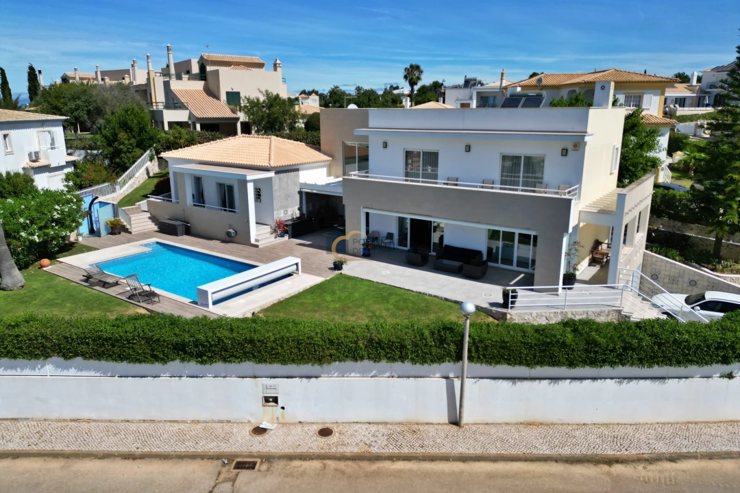 Moradia T4 para Venda em Albufeira e Olhos de Água Foto 34