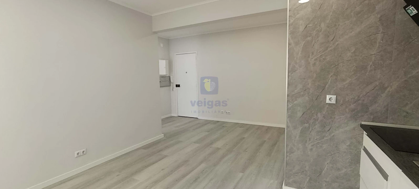 Apartamento T1 para Venda em Venteira Foto 4